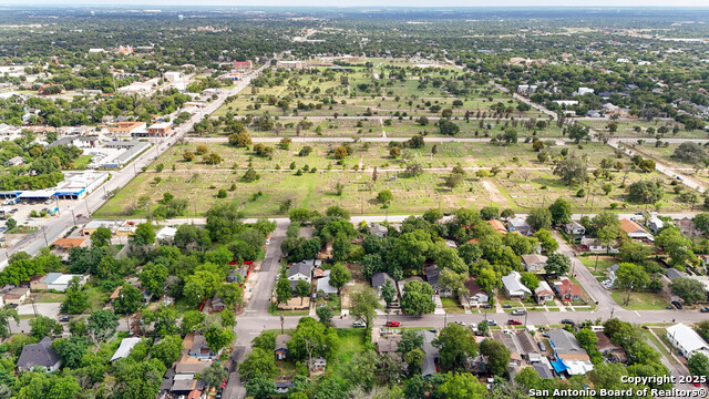 Image 8 of 18 For 1131 Center  
