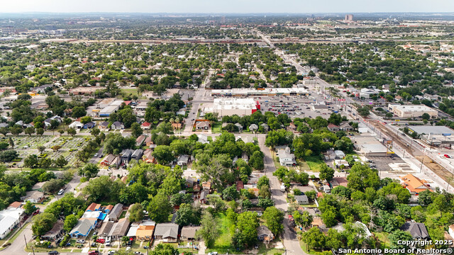 Image 9 of 18 For 1131 Center  