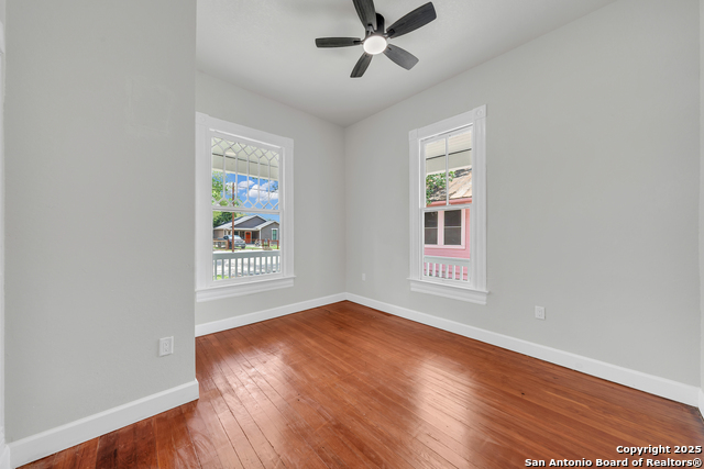Image 10 of 17 For 822 Lamar  