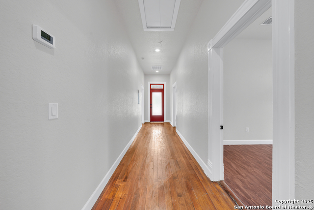 Image 11 of 17 For 822 Lamar  