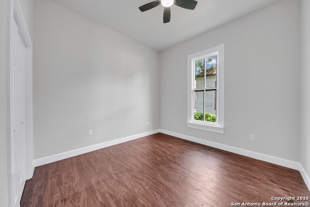 Image 15 of 17 For 822 Lamar  
