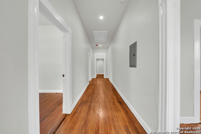 Image 4 of 17 For 822 Lamar  