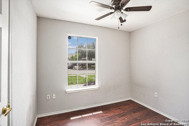Image 11 of 16 For 11319 Gaylord Dr