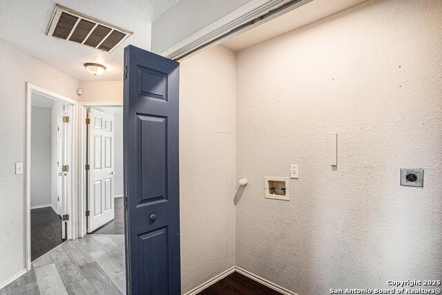 Image 13 of 16 For 11319 Gaylord Dr
