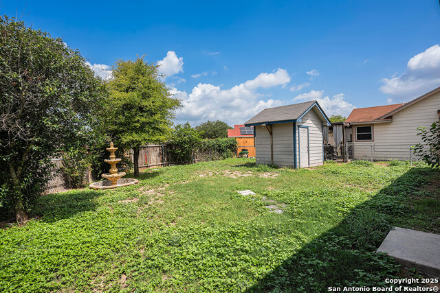 Image 14 of 16 For 11319 Gaylord Dr