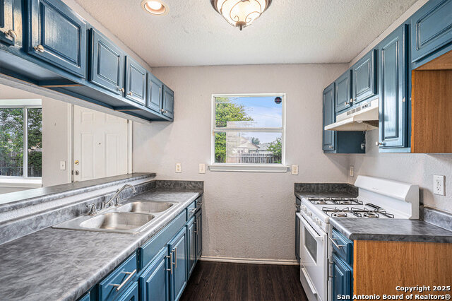 Image 8 of 16 For 11319 Gaylord Dr