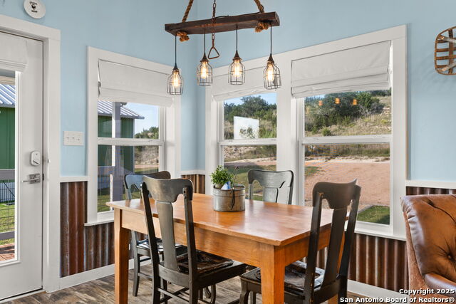 Image 25 of 44 For 365 Billy Sisson