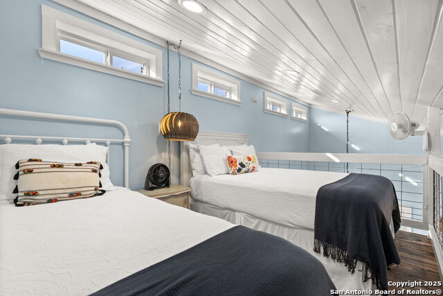 Image 31 of 44 For 365 Billy Sisson