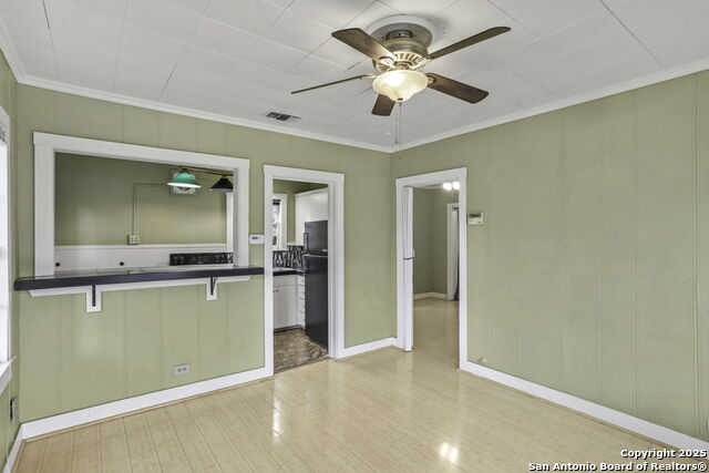 Image 14 of 41 For 527 Kings Ct