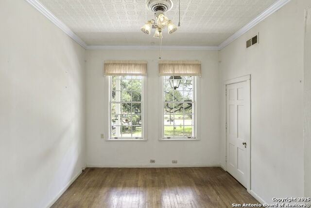 Image 18 of 41 For 527 Kings Ct