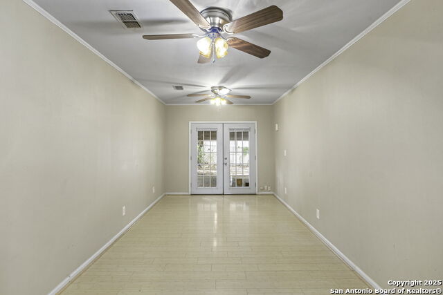 Image 21 of 41 For 527 Kings Ct
