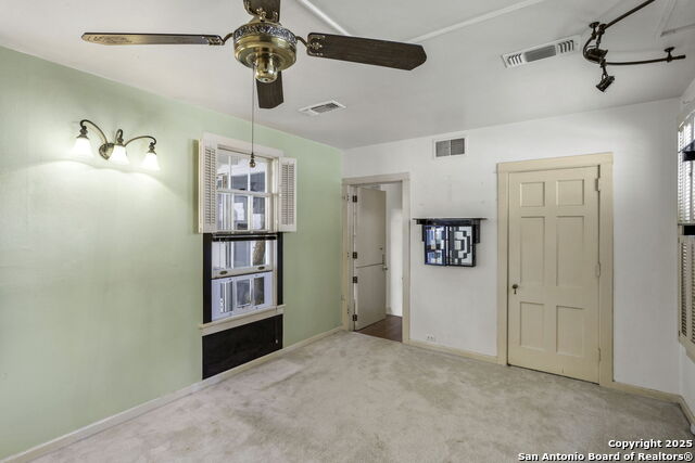 Image 24 of 41 For 527 Kings Ct