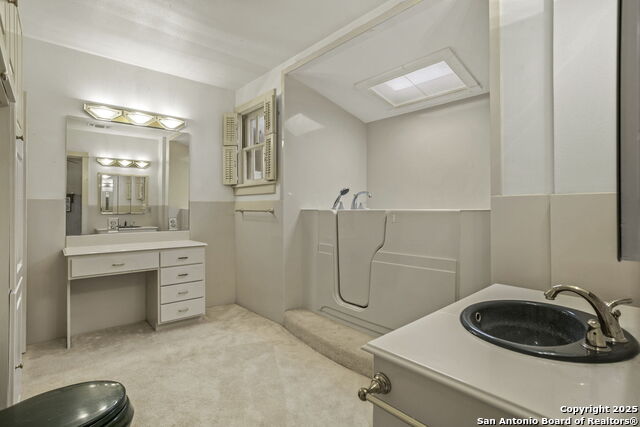 Image 25 of 41 For 527 Kings Ct