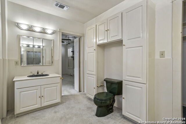 Image 26 of 41 For 527 Kings Ct