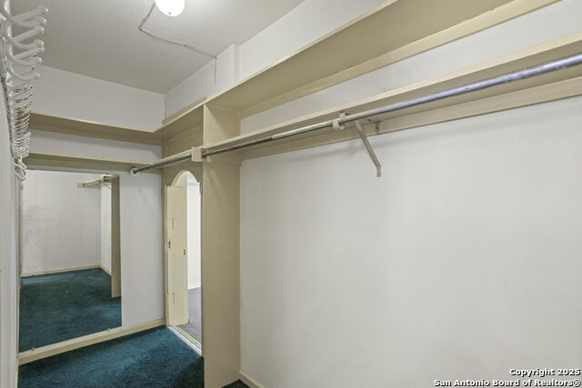 Image 31 of 41 For 527 Kings Ct