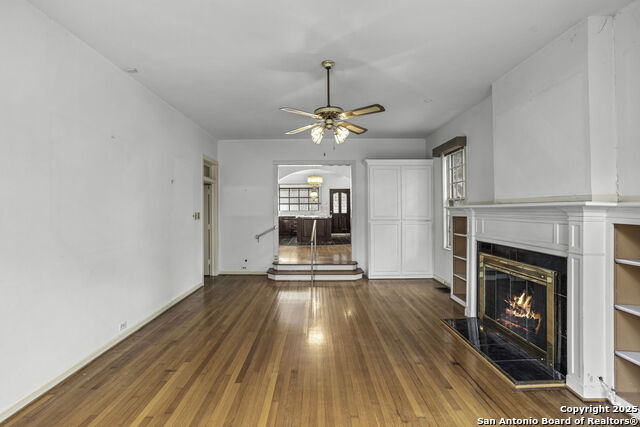 Image 5 of 41 For 527 Kings Ct