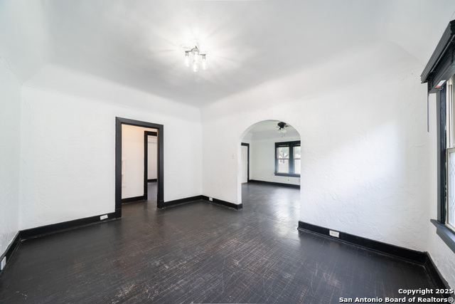 Image 8 of 19 For 1307 Hicks  