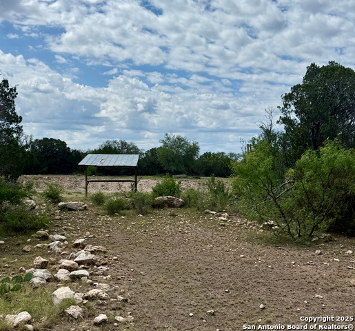 Listing photo id 9 for 74200 Sd  