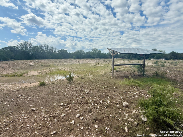 Listing photo id 10 for 74200 Sd  