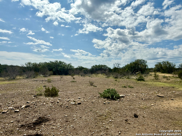 Listing photo id 12 for 74200 Sd  