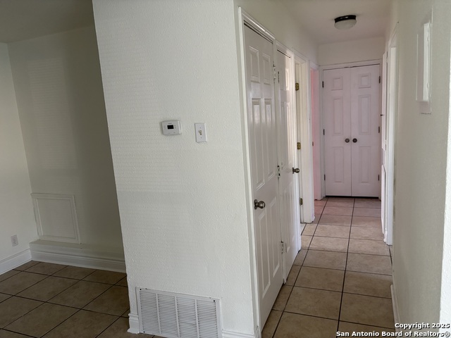 Image 10 of 24 For 401 Lindbergh Blvd W
