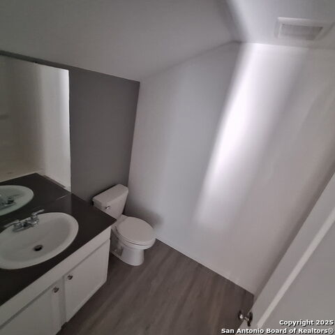 Image 20 of 35 For 7808 Elm Run