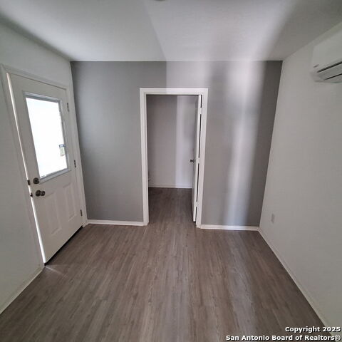 Image 22 of 35 For 7808 Elm Run