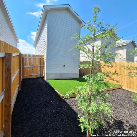 Image 25 of 35 For 7808 Elm Run