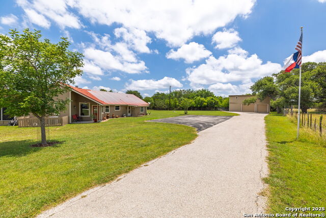 Image 13 of 52 For 479 Park Rd 23