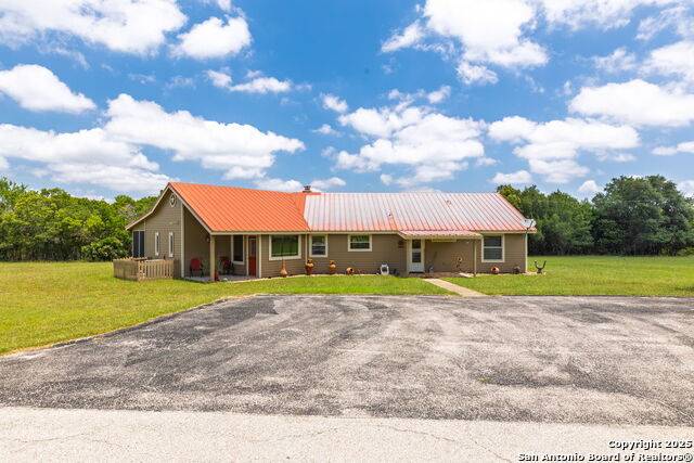 Image 15 of 52 For 479 Park Rd 23
