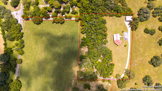 Image 3 of 52 For 479 Park Rd 23
