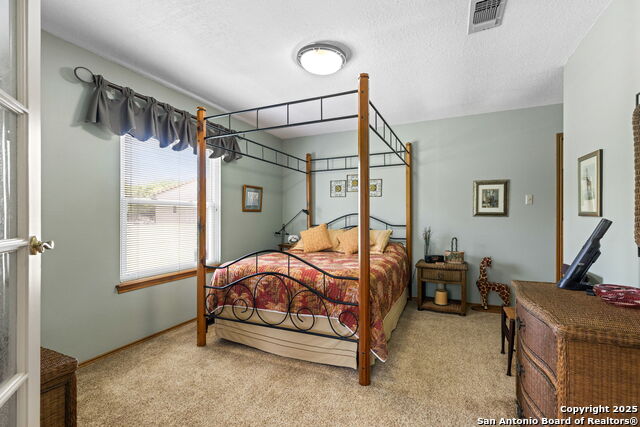 Image 37 of 52 For 479 Park Rd 23