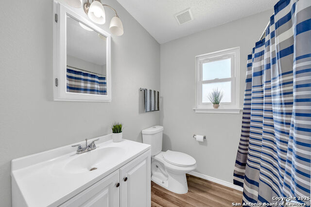Image 16 of 23 For 808 Fern Meadow