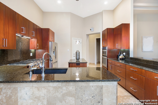 Image 10 of 31 For 11835 Elmscourt