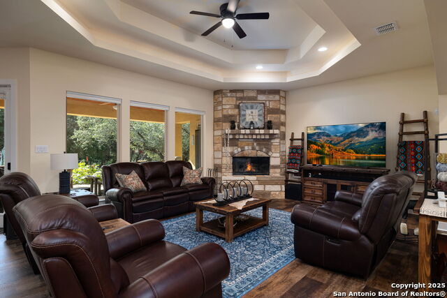 Image 17 of 46 For 464 Upland  