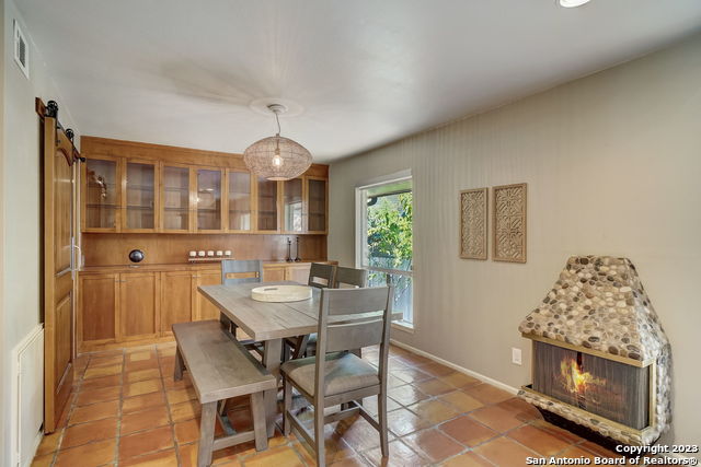 Image 15 of 48 For 8915 Datapoint Dr  44b