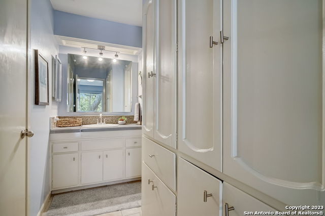 Image 29 of 48 For 8915 Datapoint Dr  44b