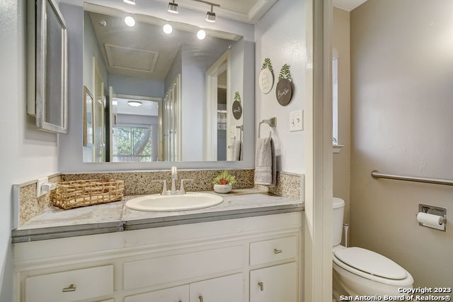 Image 30 of 48 For 8915 Datapoint Dr  44b