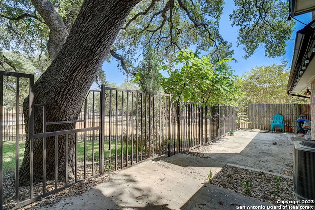 Image 36 of 48 For 8915 Datapoint Dr  44b