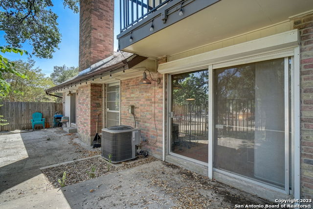 Image 37 of 48 For 8915 Datapoint Dr  44b