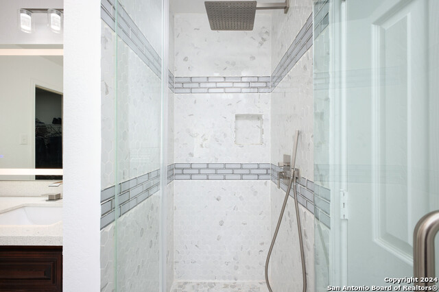 Image 24 of 45 For 7722 Braun Bend