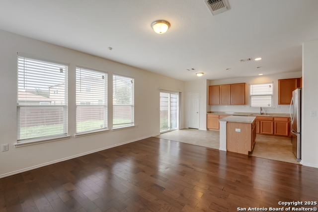 Image 20 of 31 For 7414 Bluebonnet Bay