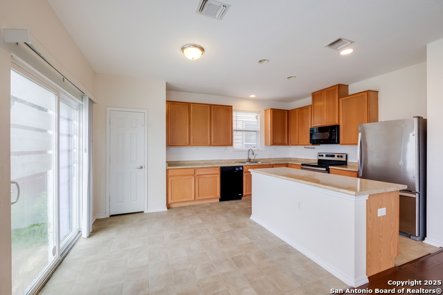 Image 23 of 31 For 7414 Bluebonnet Bay