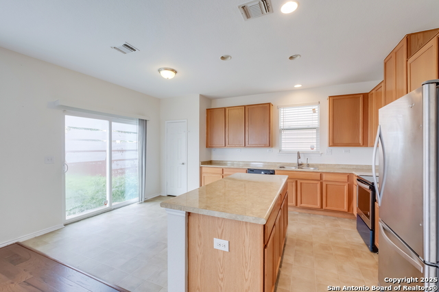 Image 26 of 31 For 7414 Bluebonnet Bay