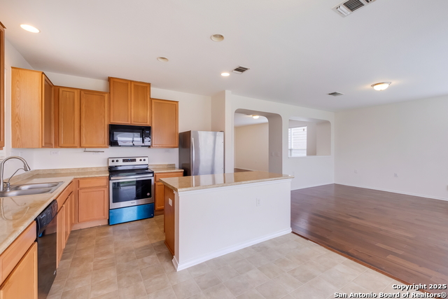 Image 27 of 31 For 7414 Bluebonnet Bay