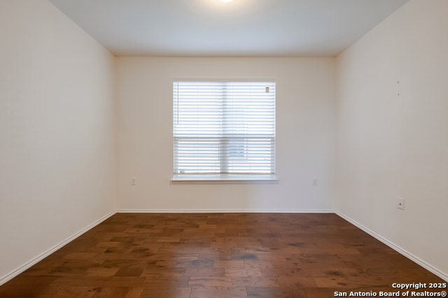 Image 7 of 31 For 7414 Bluebonnet Bay