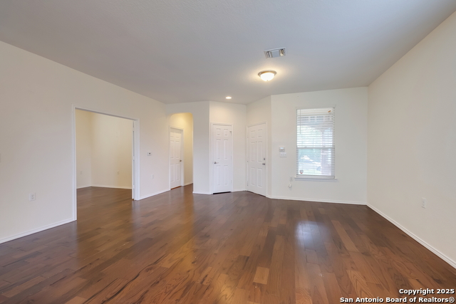 Image 9 of 31 For 7414 Bluebonnet Bay
