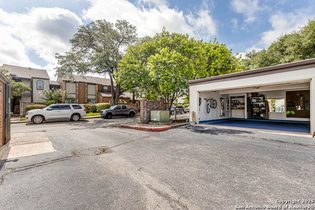 Image 27 of 30 For 8931 Wickfield