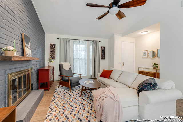 Image 5 of 30 For 8931 Wickfield