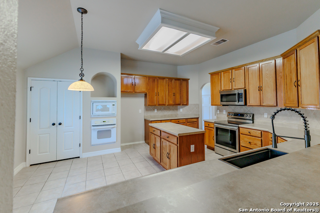 Image 17 of 50 For 26923 Trinity Heights